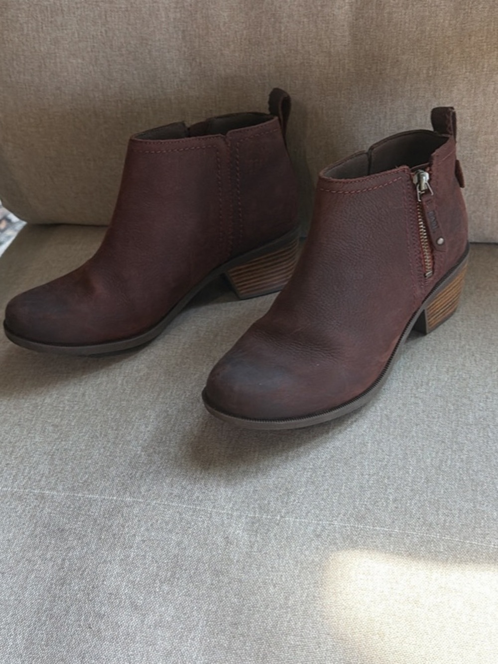 Teva Burgundy Leather Ankle Booties with Side Zip size 7.5